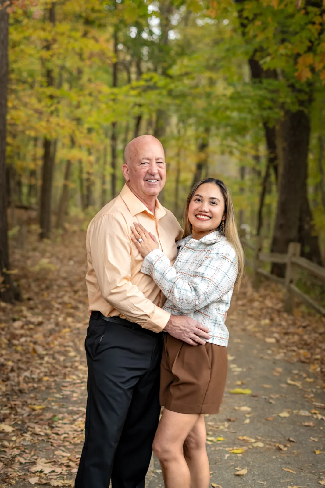 Richelle Fall Pictorials couple path smile portrait